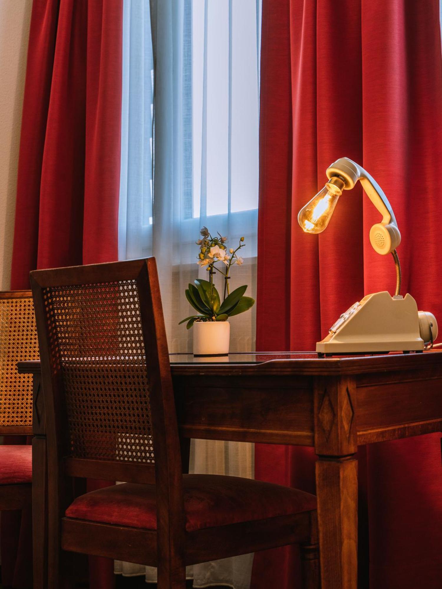 Hotel De Chailly Монтрё Экстерьер фото
