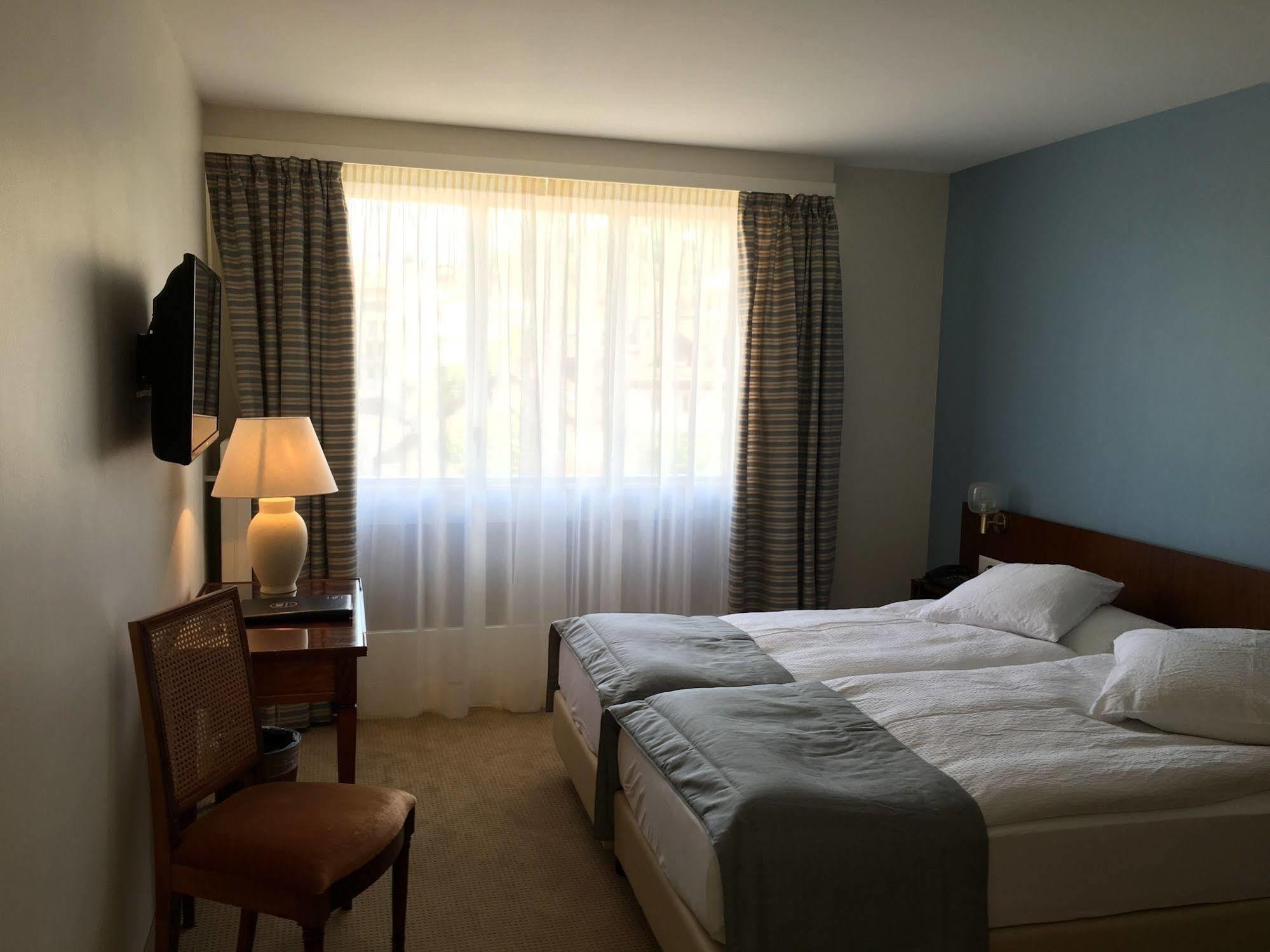 Hotel De Chailly Монтрё Экстерьер фото