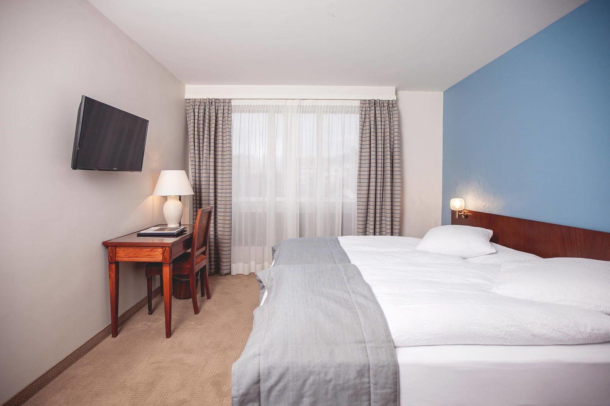 Hotel De Chailly Монтрё Экстерьер фото